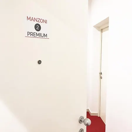 ゲストハウス Manzoni Premium 3*